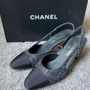 Chanel Slingback Pumps in black tweed
